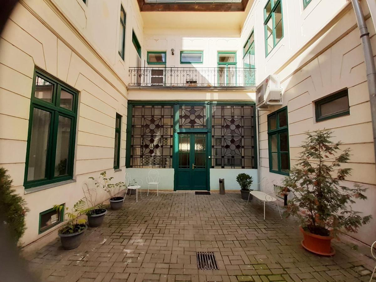 Entrez Apartment 3 - Historical Centre Košice Exteriér fotografie